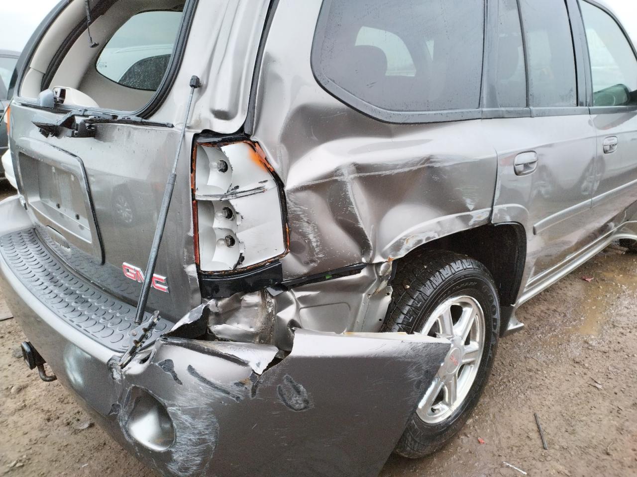 Photo 9 from auction – 2005 GMC ENVOY DENA with VIN 1GKET63M052333572