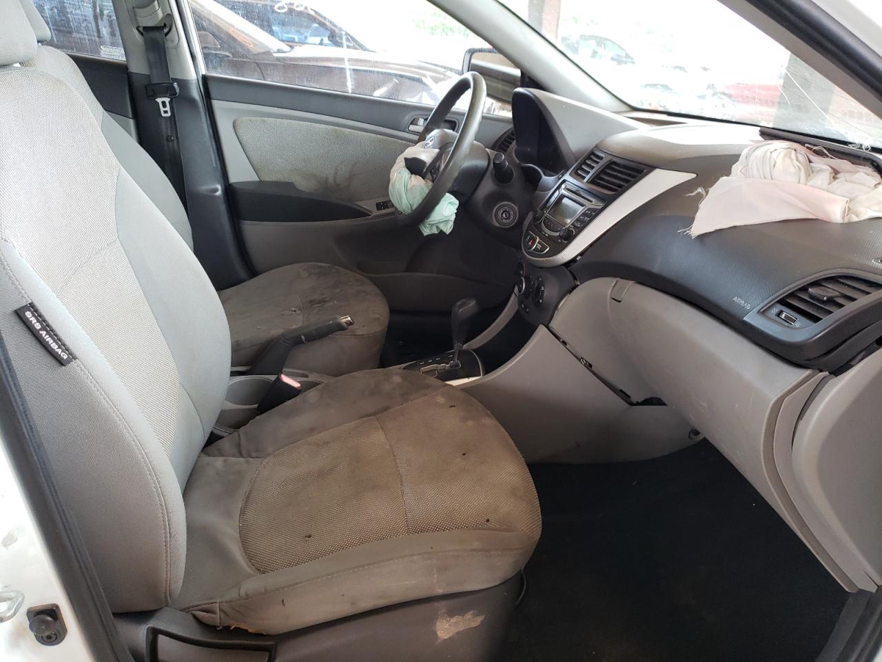 Photo 5 from auction – 2013 HYUNDAI ACCENT GLS with VIN KMHCT5AE4DU084605