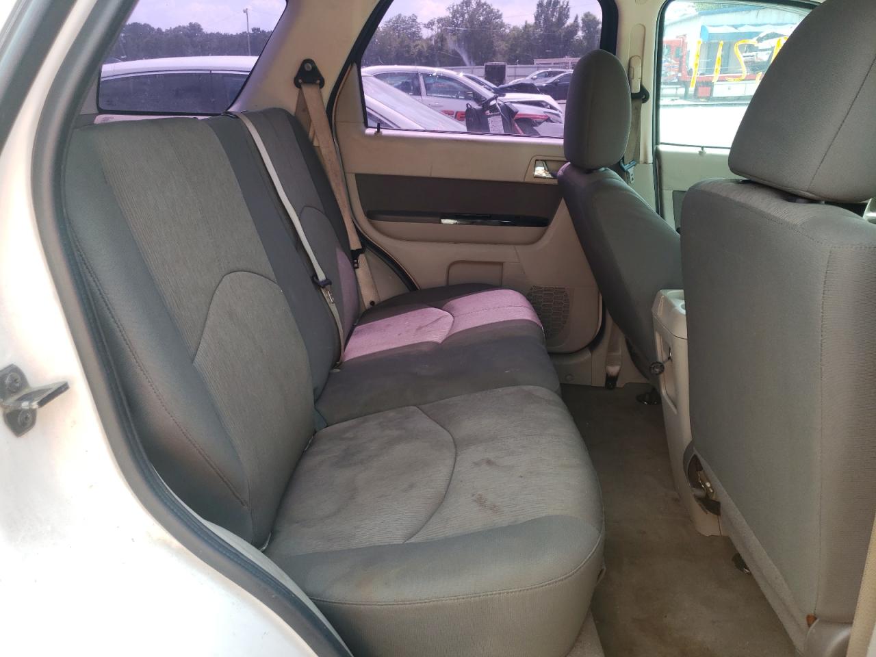 Photo 6 from auction – 2010 MAZDA TRIBUTE I with VIN 4F2CY0C72AKM09489