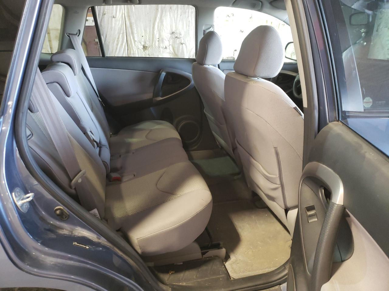 Photo 6 from auction – 2007 TOYOTA RAV4 with VIN JTMZD33V376046918