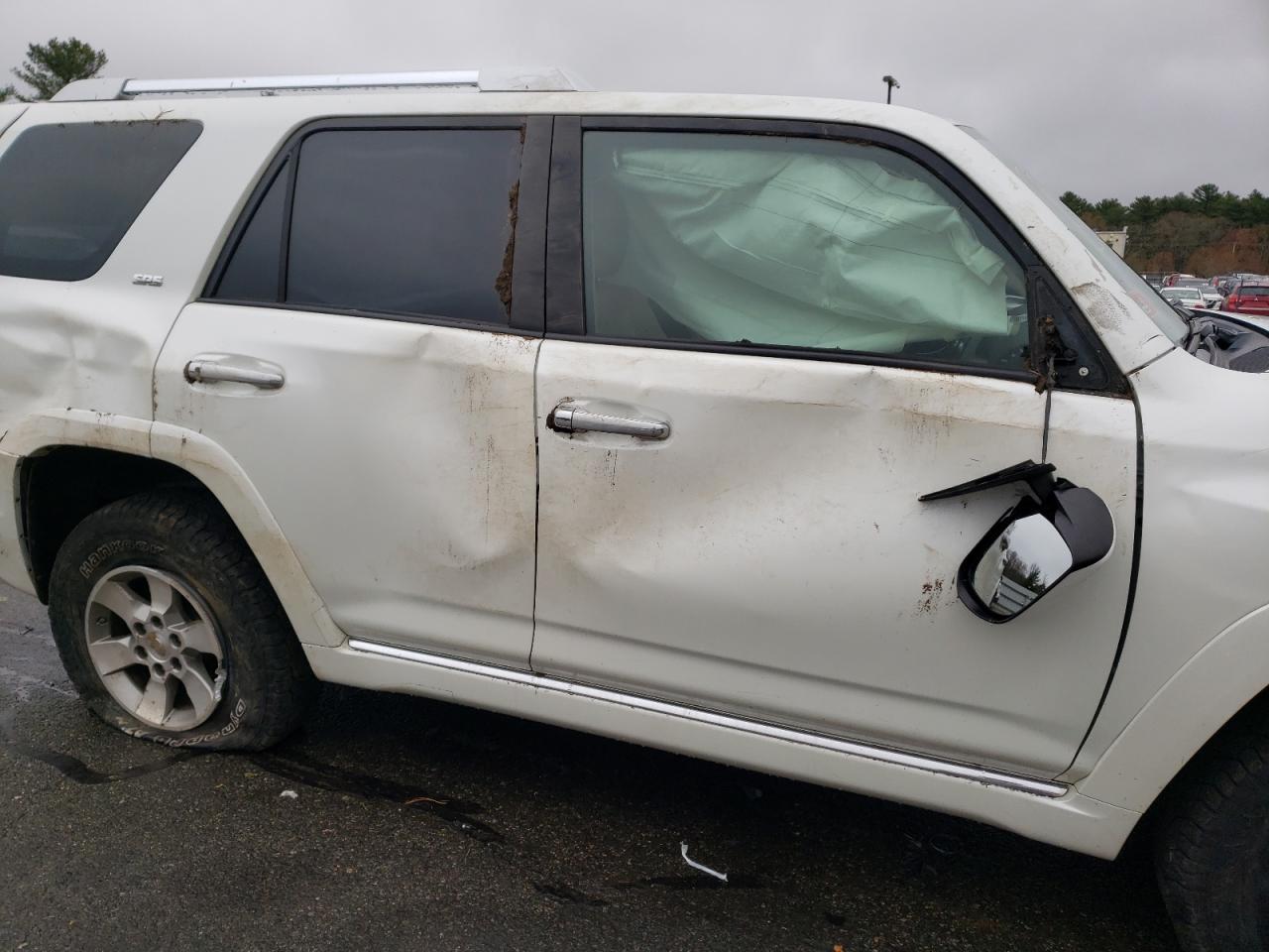 Photo 9 from auction – 2011 TOYOTA 4RUNNER SR with VIN JTEBU5JR5B5067833