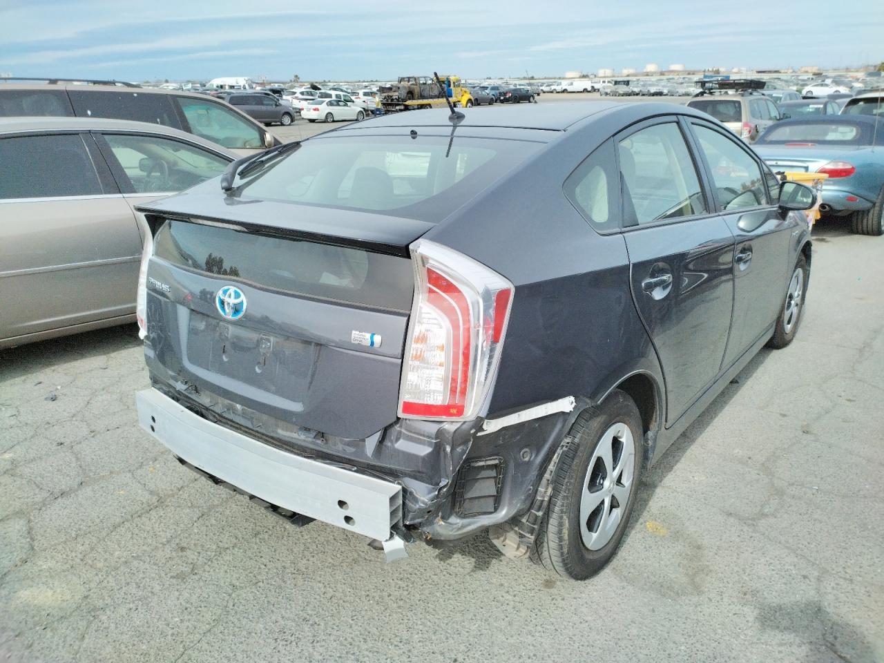Photo 4 from auction – 2015 TOYOTA PRIUS with VIN JTDKN3DU0F1919363