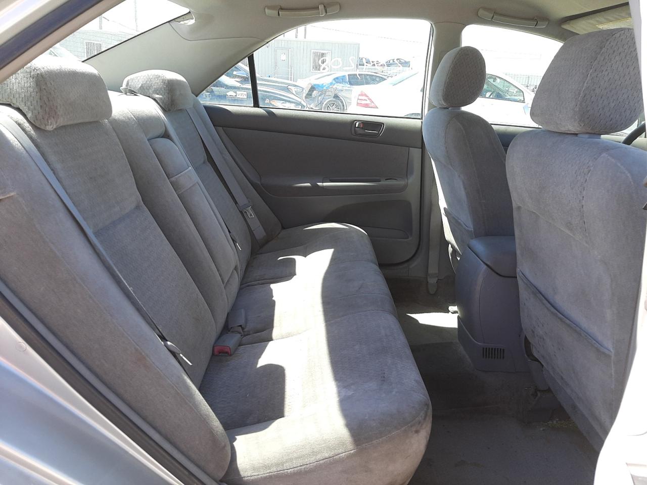 Photo 6 from auction – 2003 TOYOTA CAMRY LE with VIN JTDBE32K830237589