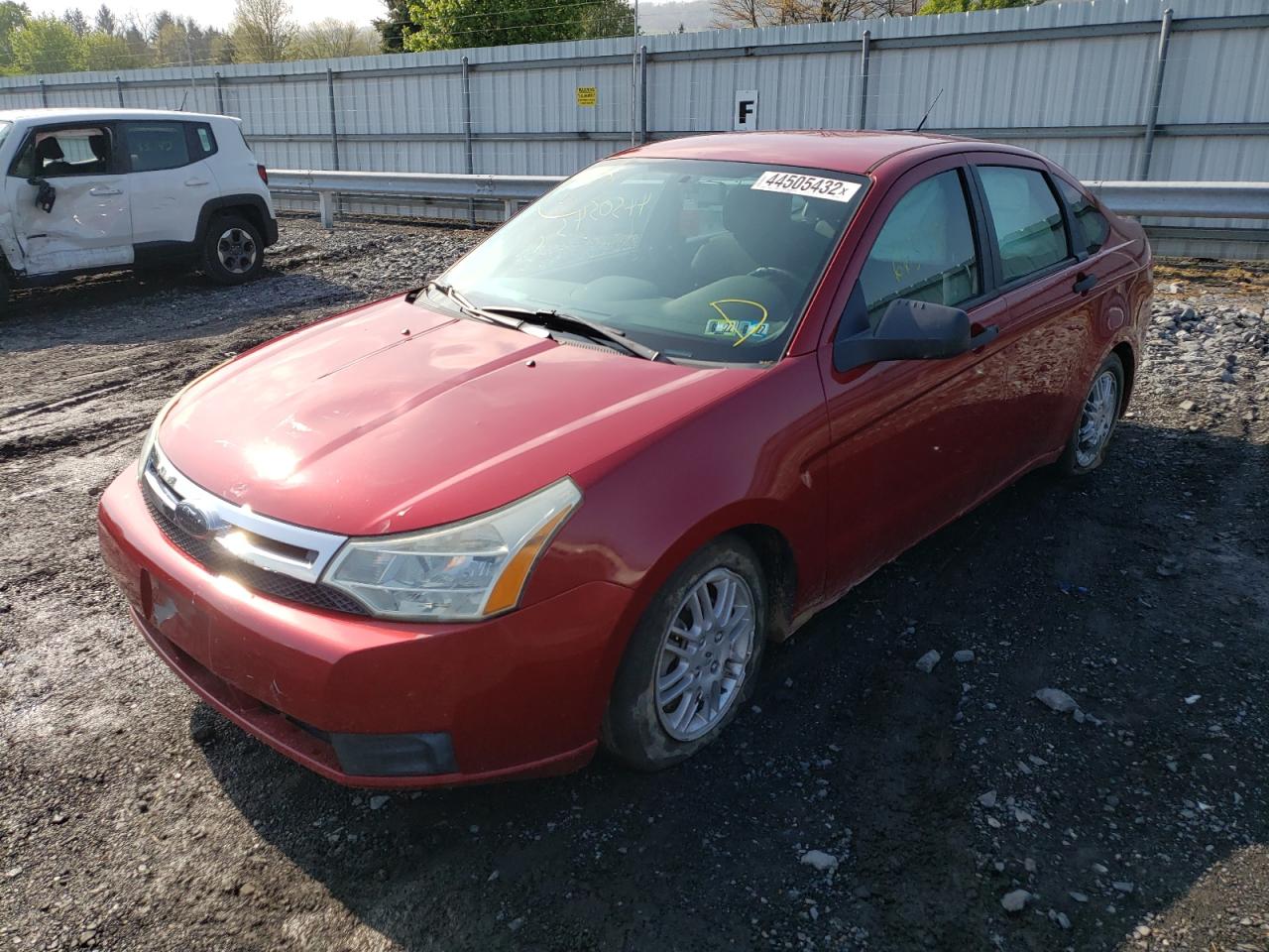 Photo 2 from auction – 2010 FORD FOCUS SE with VIN 1FAHP3FN8AW229632