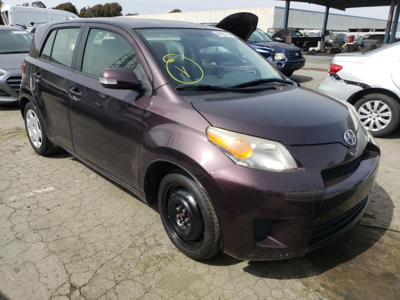 TOYOTA SCION XD 2012 مع رقم تعريف المركبة JTKKU4B40C1023337 - صورة من المزاد