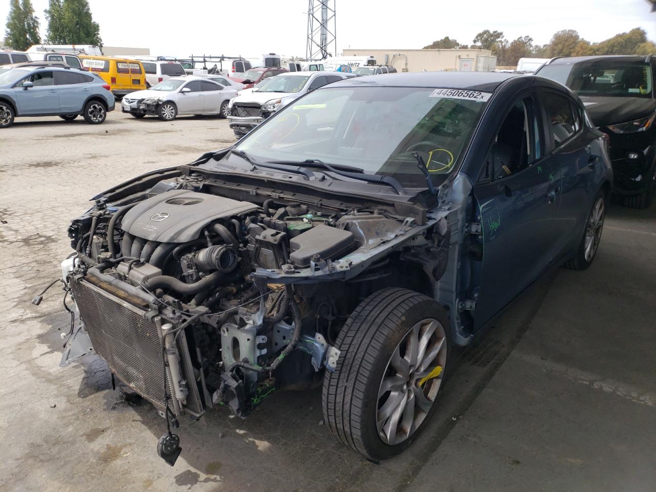 Photo 2 from auction – 2014 MAZDA 3 TOURING with VIN JM1BM1L30E1117023