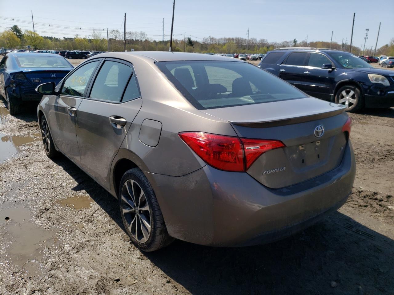 Photo 3 from auction – 2017 TOYOTA COROLLA L with VIN 5YFBURHE8HP704563