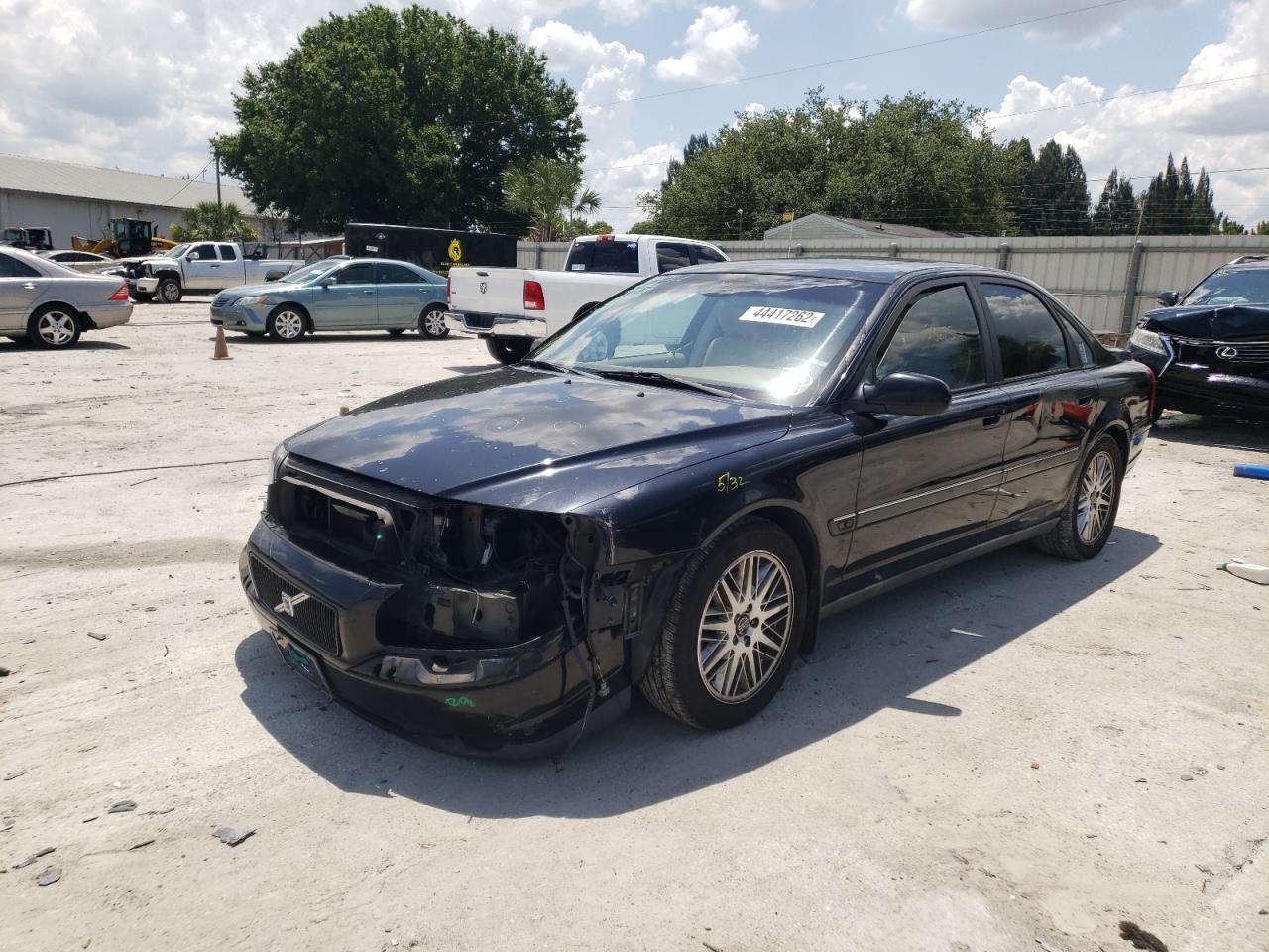 Photo 2 from auction – 2003 VOLVO S80 with VIN YV1TS92D631313252