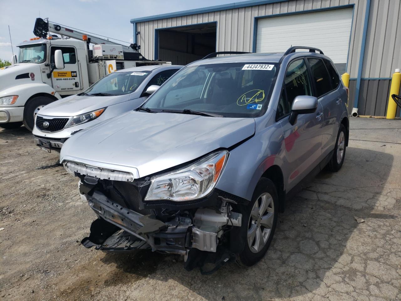 Photo 2 from auction – 2015 SUBARU FORESTER 2 with VIN JF2SJAGC2FH587664