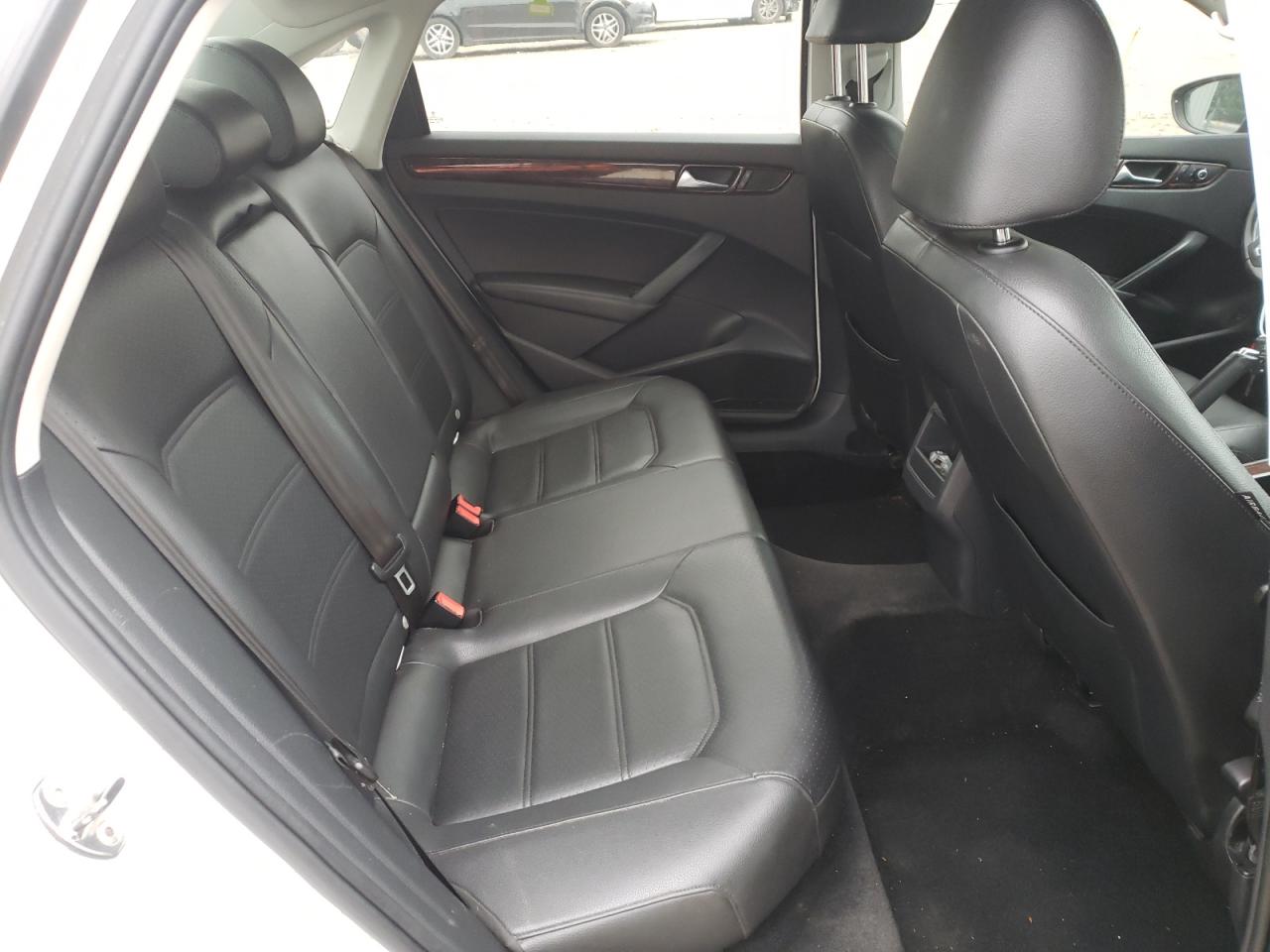 Photo 6 from auction – 2012 VOLKSWAGEN PASSAT SE with VIN 1VWBP7A31CC012129