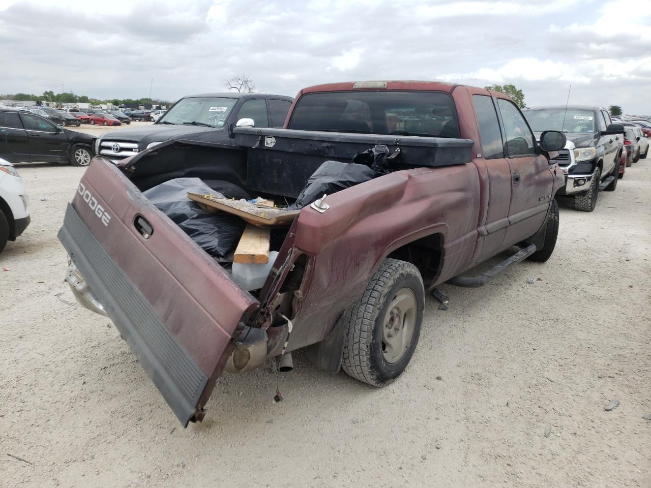Photo 4 from auction – 2001 DODGE RAM 1500 with VIN 3B7HC13Y71M290172