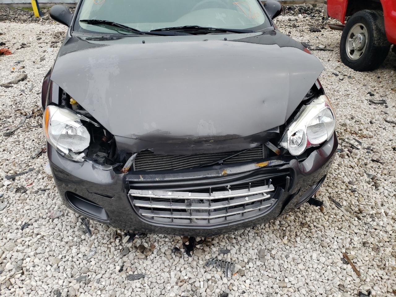 Photo 9 from auction – 2005 CHRYSLER SEBRING with VIN 1C3EL46X15N528802