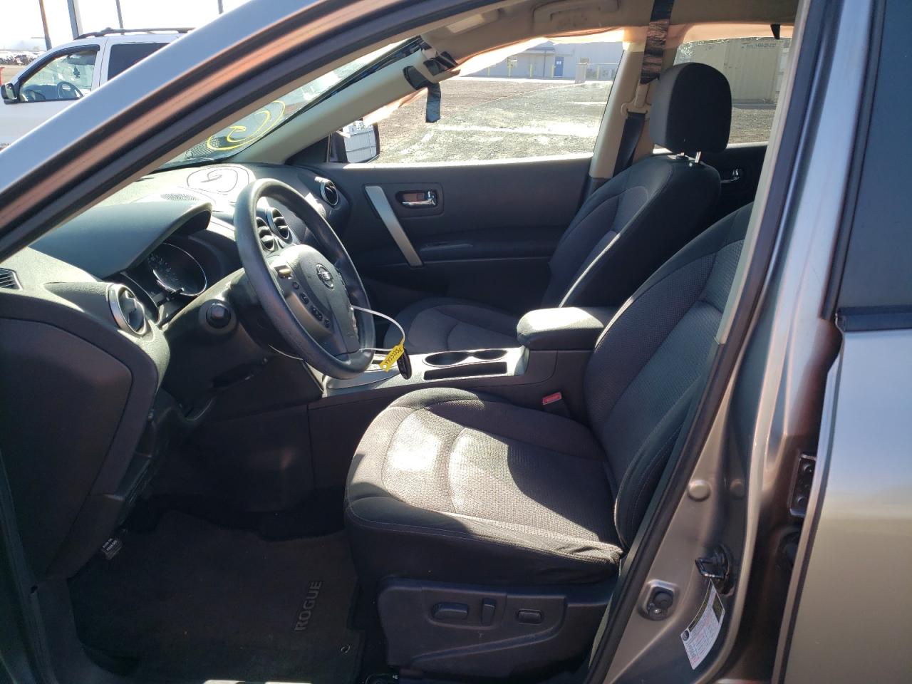 Photo 5 from auction – 2011 NISSAN ROGUE S with VIN JN8AS5MTXBW575565