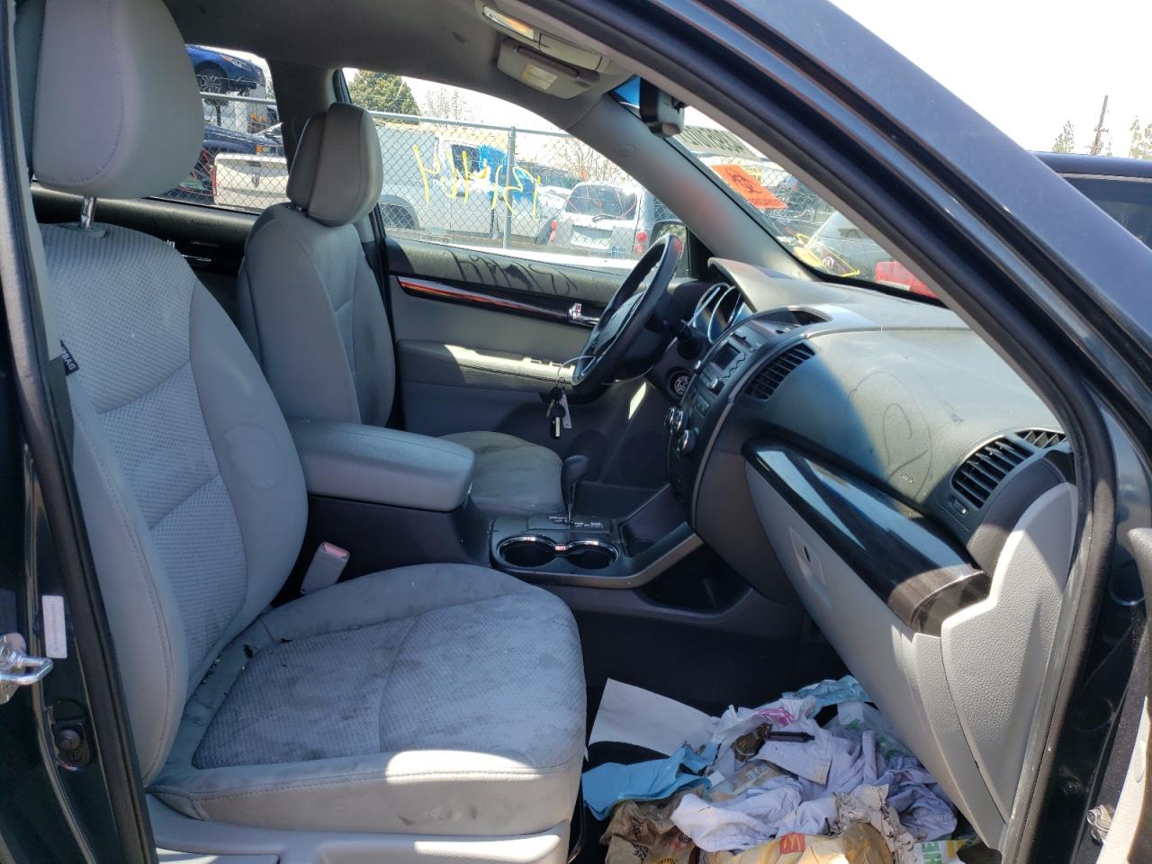 Photo 5 from auction – 2011 KIA SORENTO BA with VIN 5XYKTDA22BG142676
