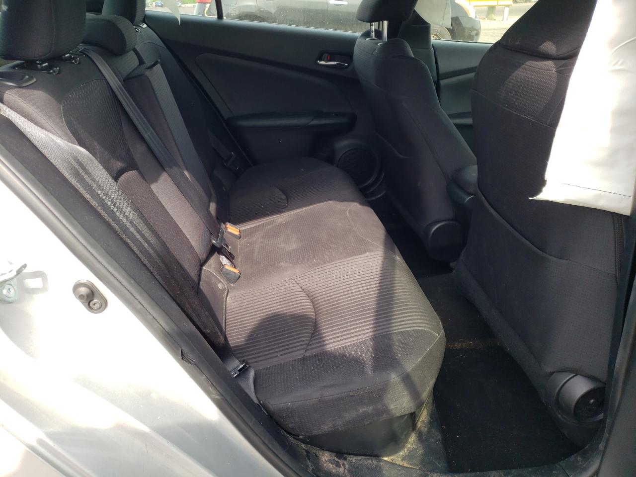 Photo 6 from auction – 2017 TOYOTA PRIUS with VIN JTDKARFU7H3041451