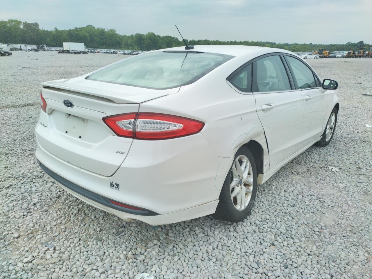 Photo 4 from auction – 2014 FORD FUSION SE with VIN 3FA6P0H77ER158517