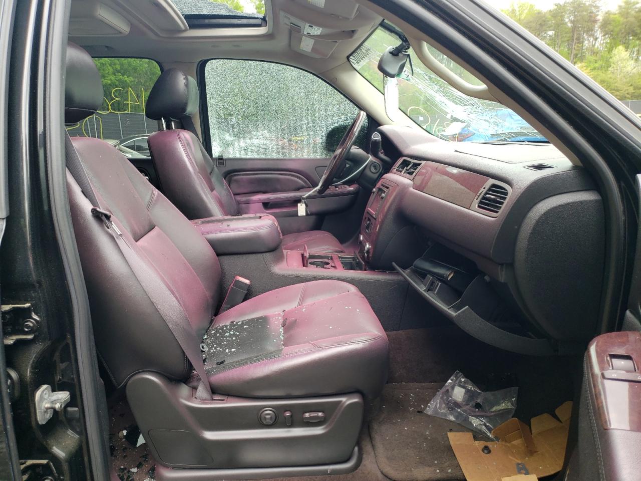 Photo 5 from auction – 2011 GMC YUKON DENA with VIN 1GKS2GEJ7BR257849