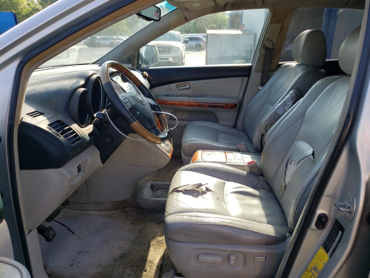 Photo 5 from auction – 2005 LEXUS RX 330 with VIN 2T2GA31U55C027203