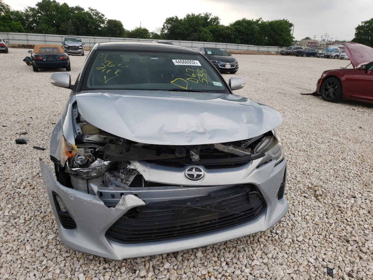 Photo 9 from auction – 2014 TOYOTA SCION TC with VIN JTKJF5C76E3067533
