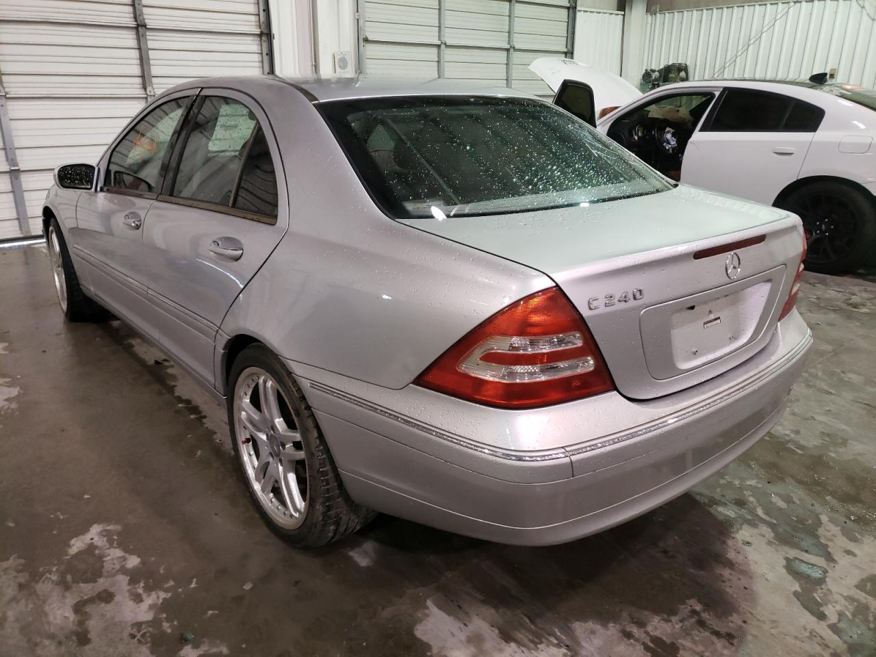 Photo 3 from auction – 2002 MERCEDES-BENZ C 240 with VIN WDBRF61J02F194012