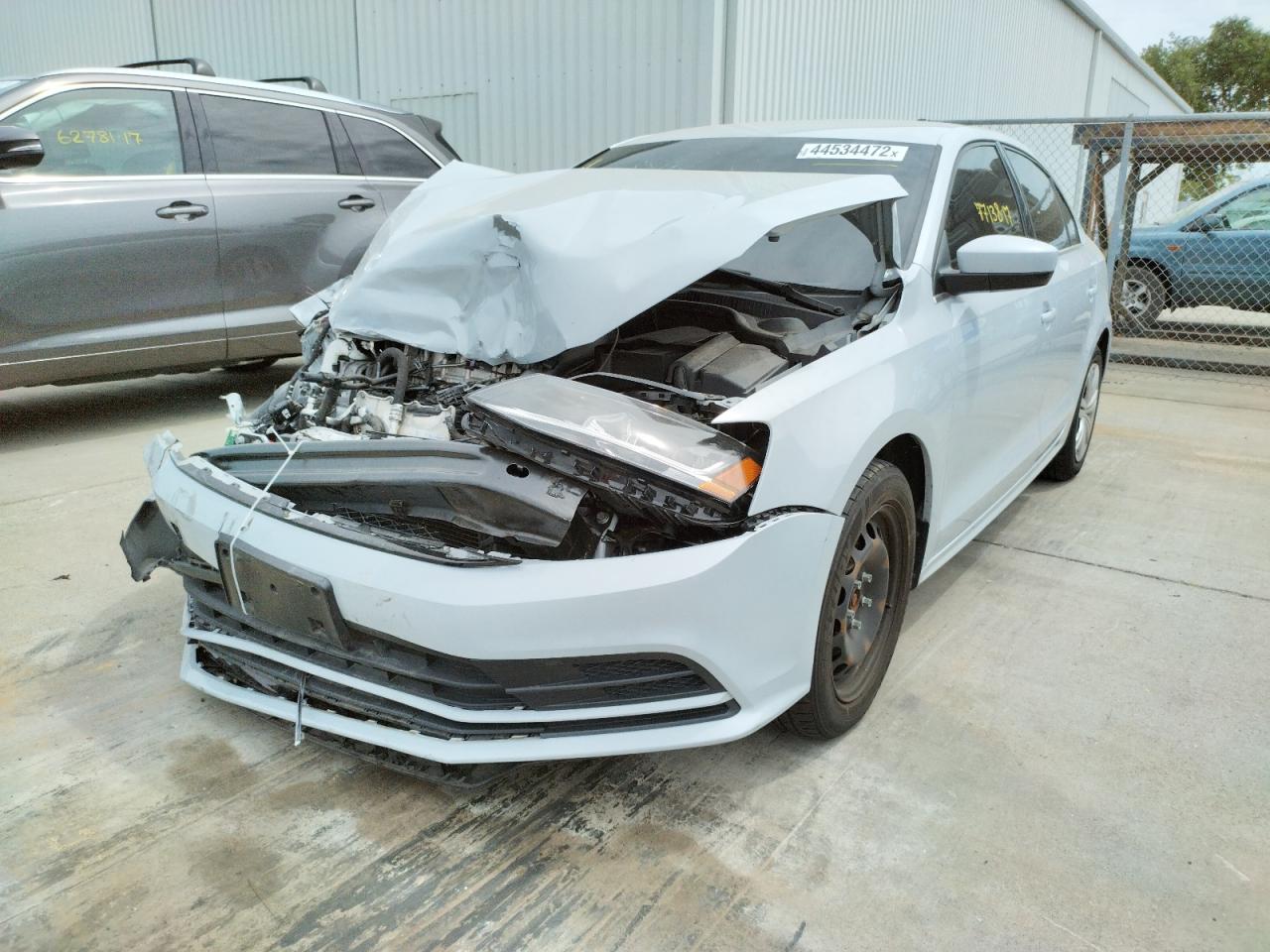 Photo 2 from auction – 2017 VOLKSWAGEN JETTA S with VIN 3VW2B7AJ6HM382639