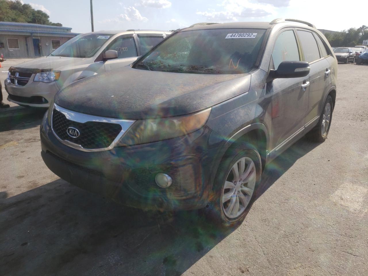 Photo 2 from auction – 2011 KIA SORENTO EX with VIN 5XYKU4A24BG031298