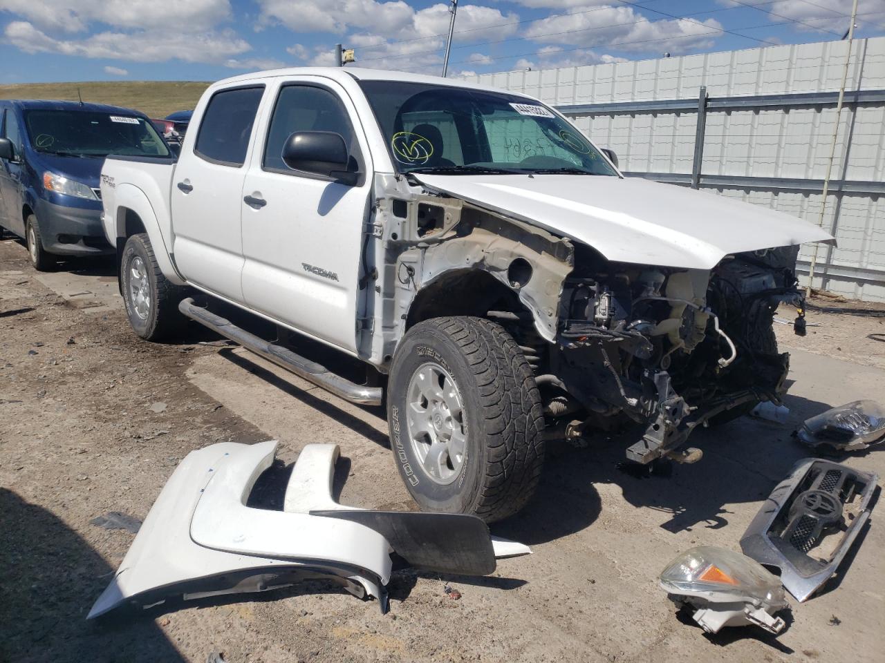 Photo 1 from auction – 2014 TOYOTA TACOMA DOU with VIN 3TMLU4EN7EM157025