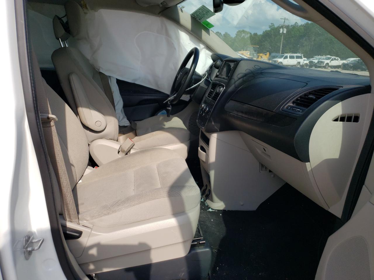 Photo 5 from auction – 2019 DODGE GRAND CARA with VIN 2C4RDGBGXKR587251