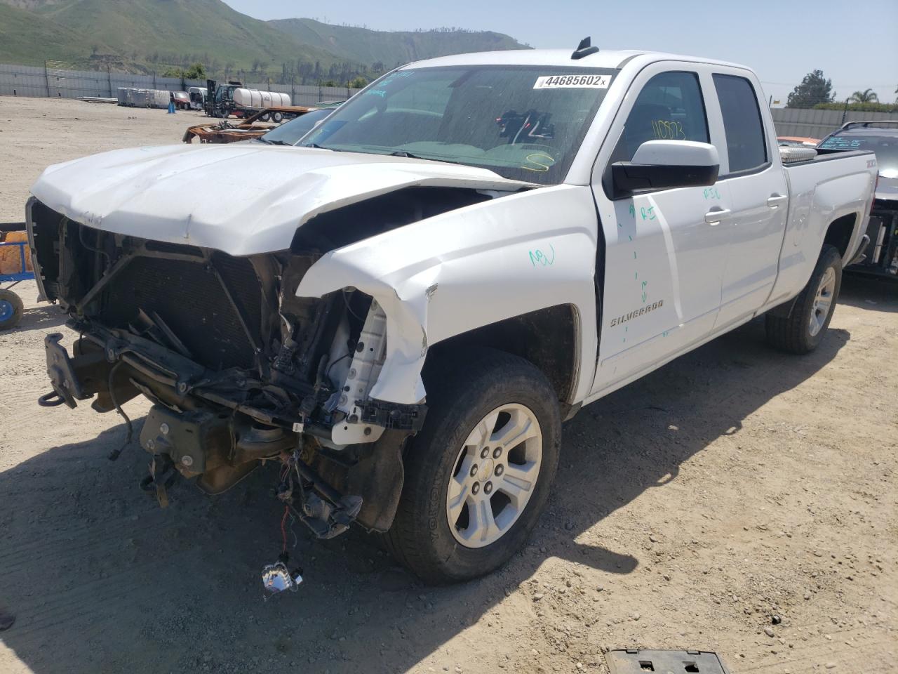 Photo 2 from auction – 2015 CHEVROLET SILVERADO with VIN 1GCVKRECXFZ403463