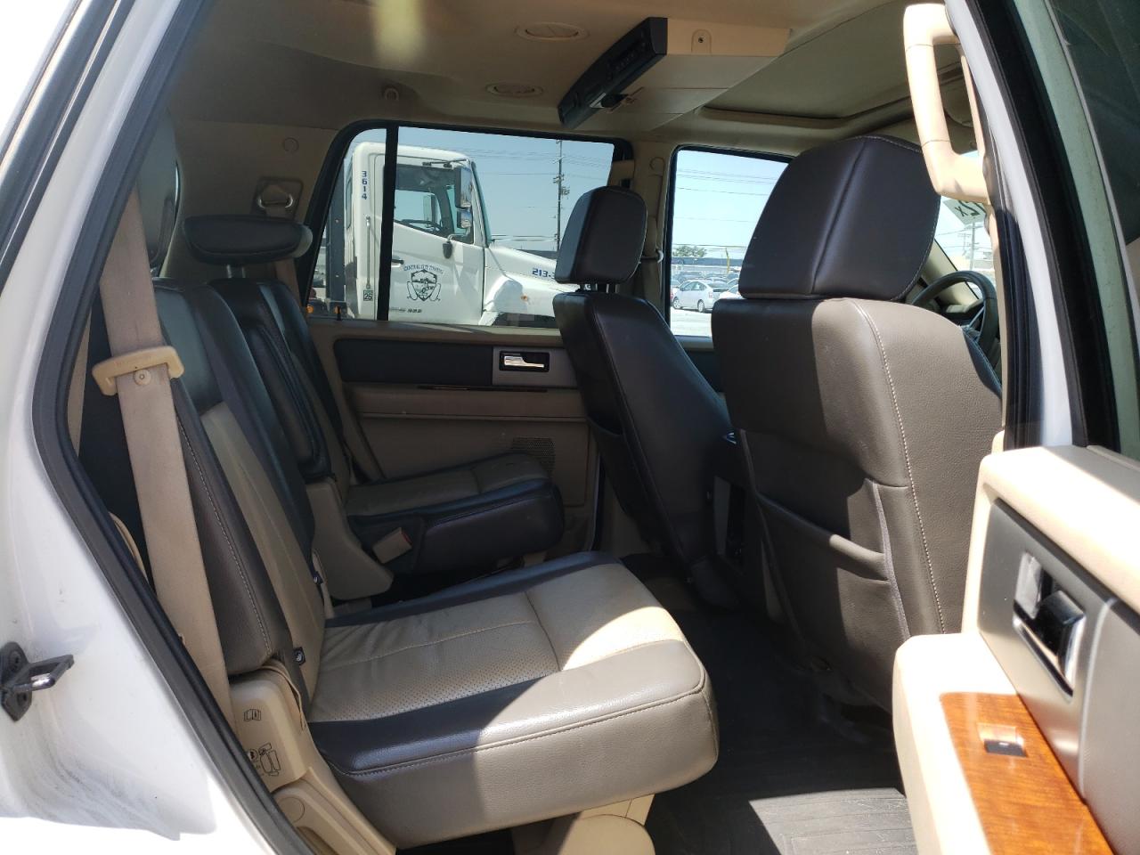Photo 6 from auction – 2007 FORD EXPEDITION with VIN 1FMFU17587LA11404