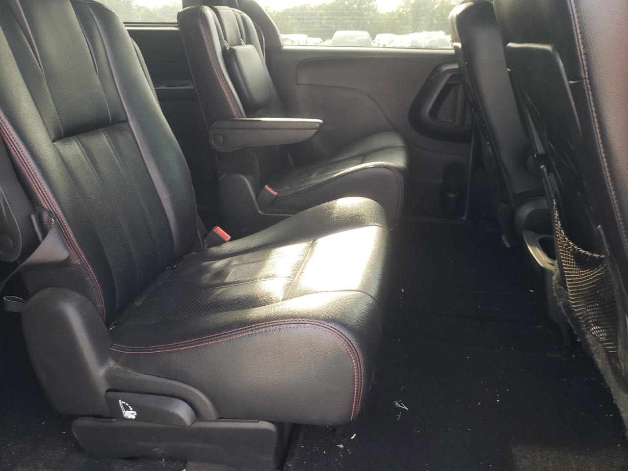 Photo 16 from auction – 2016 DODGE GRAND CARA with VIN 2C4RDGEG1GR372988