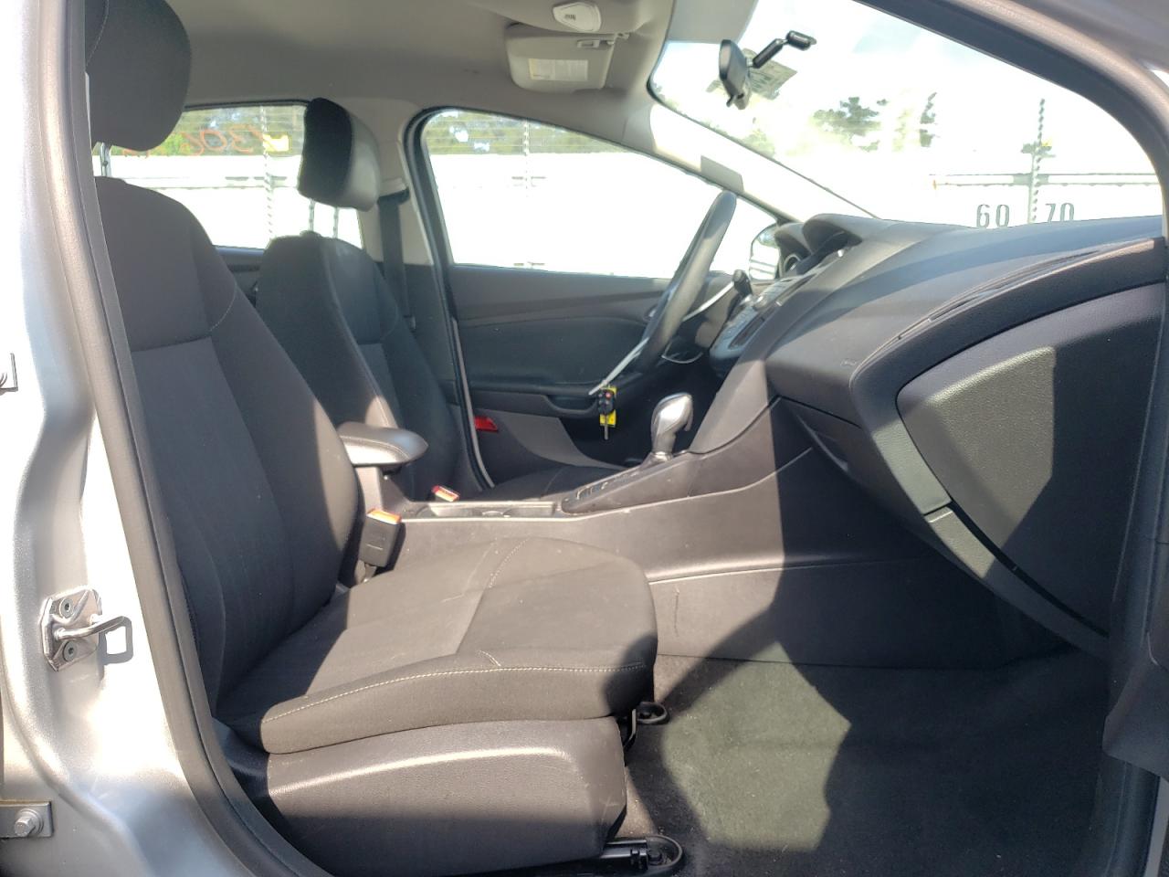 Photo 5 from auction – 2015 FORD FOCUS SE with VIN 1FADP3F27FL252509