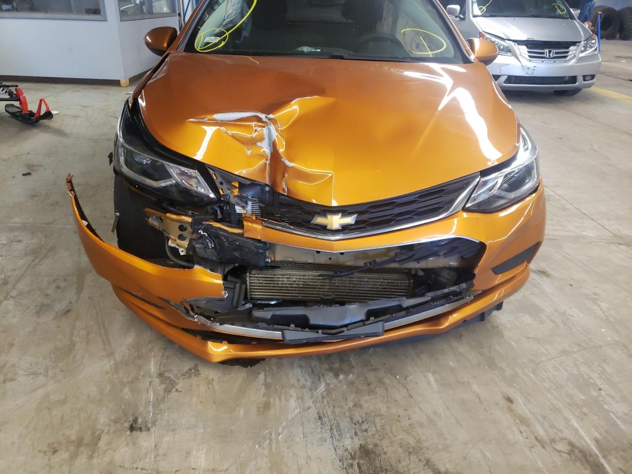Photo 9 from auction – 2017 CHEVROLET CRUZE LT with VIN 3G1BE6SM3HS549671