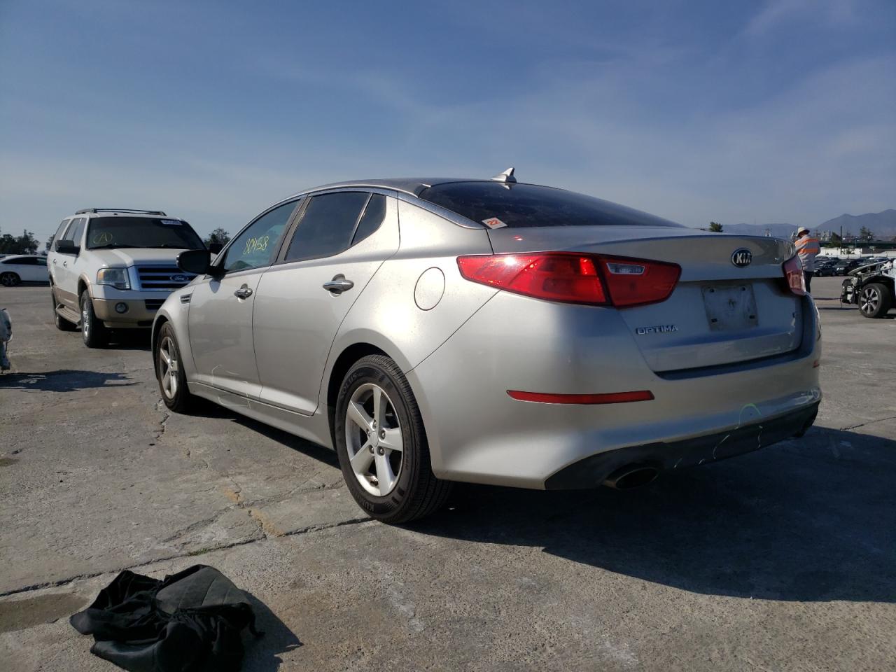 Photo 3 from auction – 2015 KIA OPTIMA LX with VIN KNAGM4A74F5562725