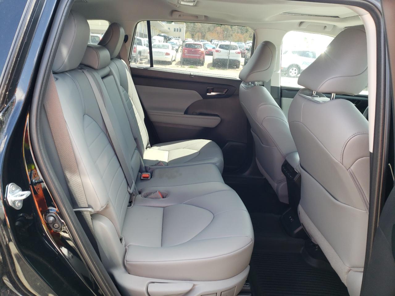Photo 6 from auction – 2021 TOYOTA HIGHLANDER with VIN 5TDGZRBH8MS089914