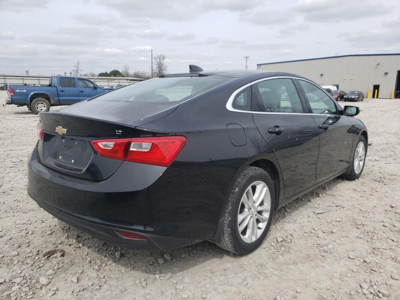 Photo 4 from auction – 2017 CHEVROLET MALIBU LT with VIN 1G1ZE5ST0HF115485