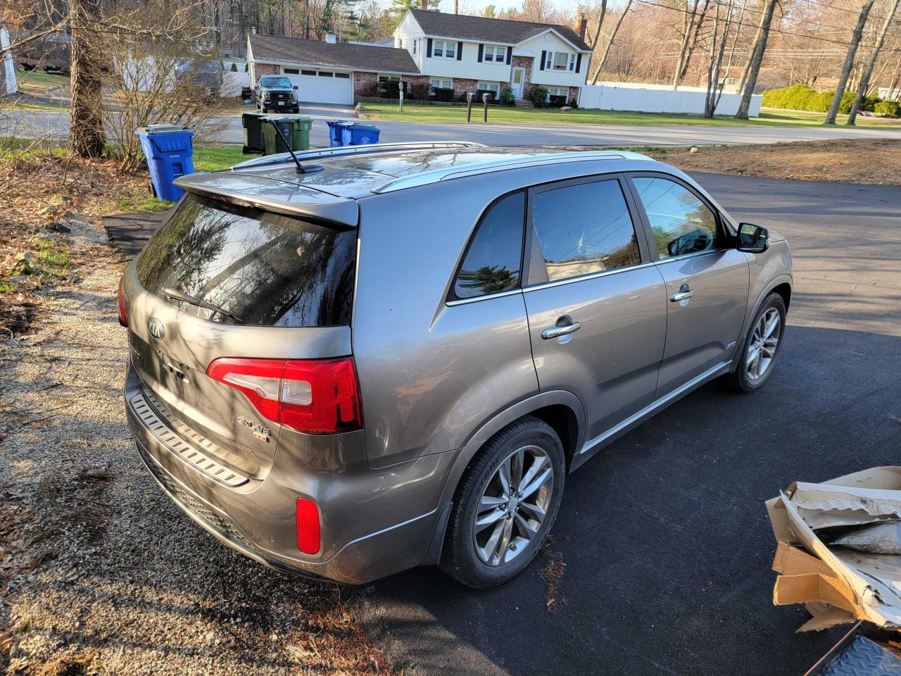 Photo 4 from auction – 2014 KIA SORENTO SX with VIN 5XYKWDA77EG470280
