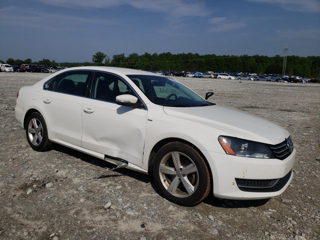 VOLKSWAGEN PASSAT S 2014 with VIN 1VWAS7A39EC031671 - Photo from auction