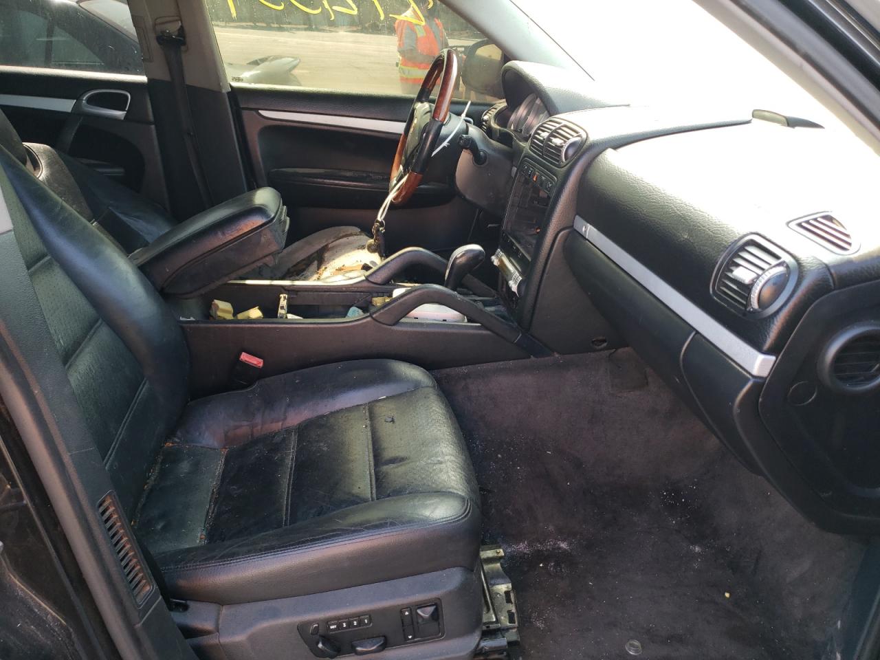 Photo 5 from auction – 2004 PORSCHE CAYENNE S with VIN WP1AB29P14LA74038