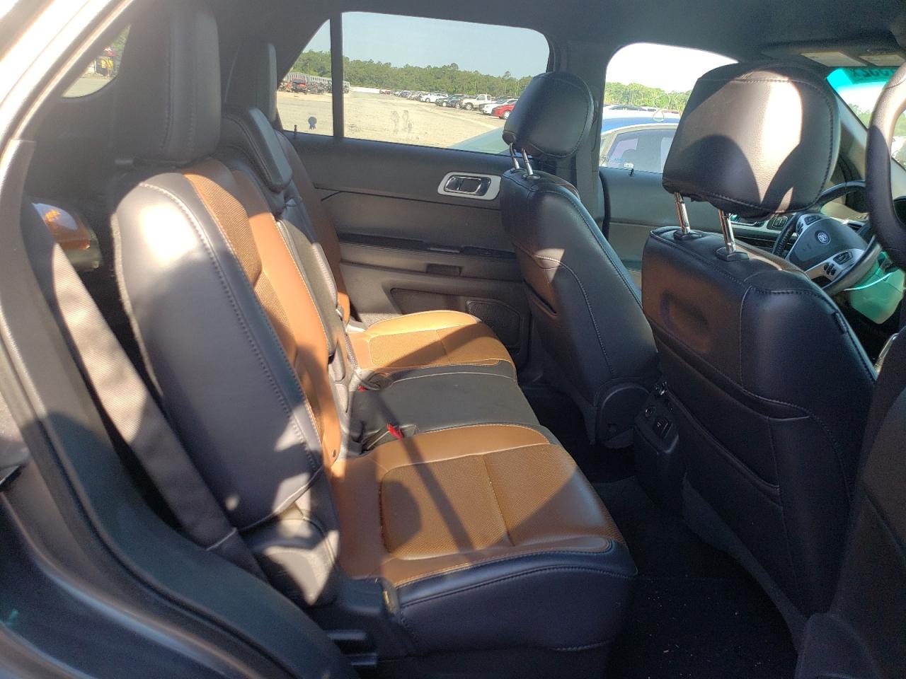 Photo 6 from auction – 2012 FORD EXPLORER L with VIN 1FMHK7F87CGA28503