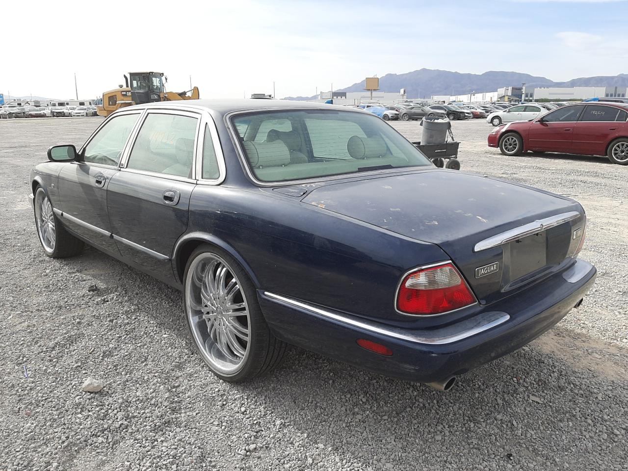 Photo 3 from auction – 2000 JAGUAR XJ8 with VIN SAJDA14C5YLF03336