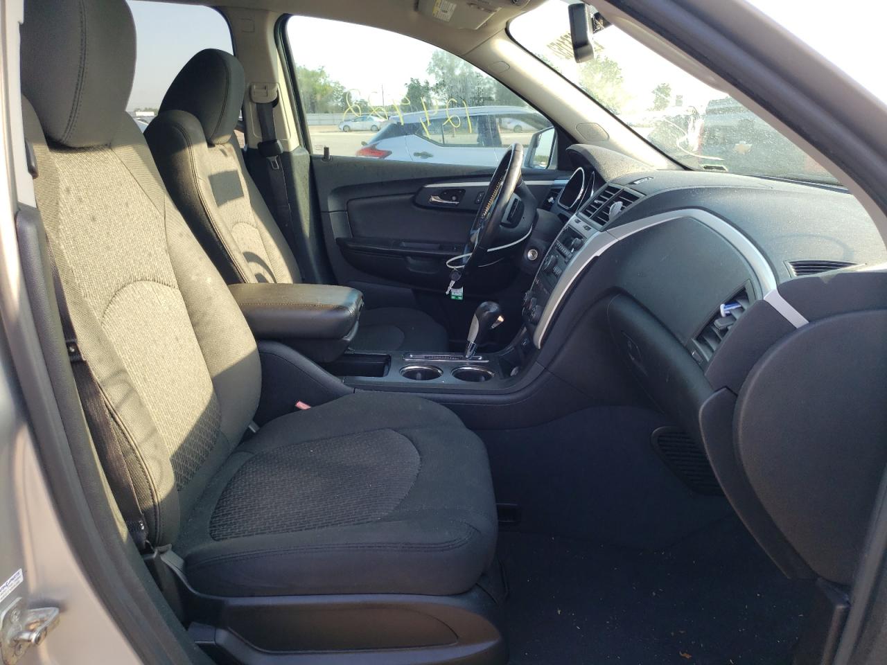 Photo 5 from auction – 2011 CHEVROLET TRAVERSE L with VIN 1GNKRGED5BJ189204