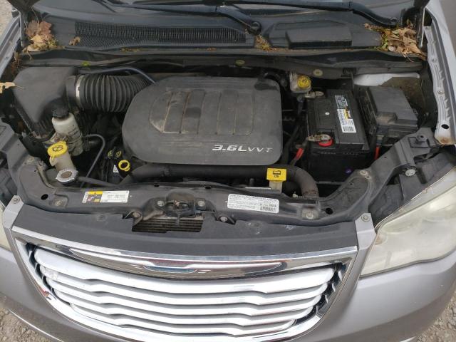 Photo 7 from auction – 2013 CHRYSLER TOWN & COU with VIN 2C4RC1BG1DR556716