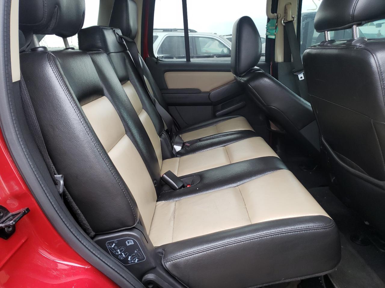 Photo 6 from auction – 2010 FORD EXPLORER E with VIN 1FMEU7EEXAUA39627