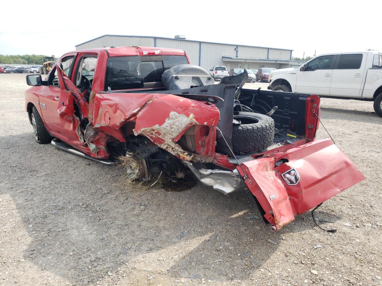 Photo 3 from auction – 2014 RAM 1500 SLT with VIN 1C6RR6GT3ES179136