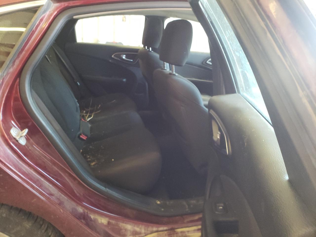 Photo 6 from auction – 2016 CHRYSLER 200 LIMITE with VIN 1C3CCCAB3GN102190