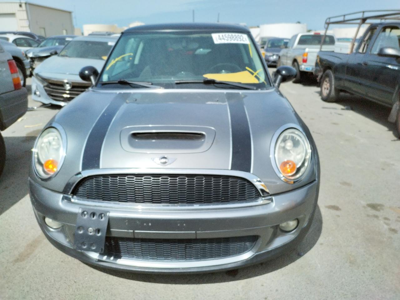 Photo 9 from auction – 2010 MINI COOPER S with VIN WMWMF7C52ATZ70123