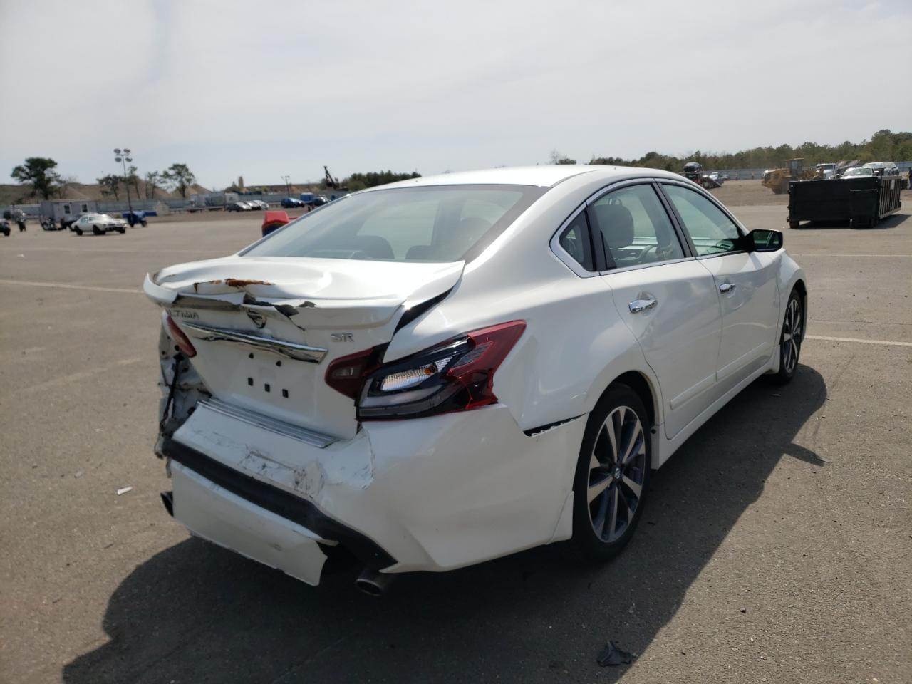 Photo 4 from auction – 2017 NISSAN ALTIMA 2.5 with VIN 1N4AL3AP1HN355059