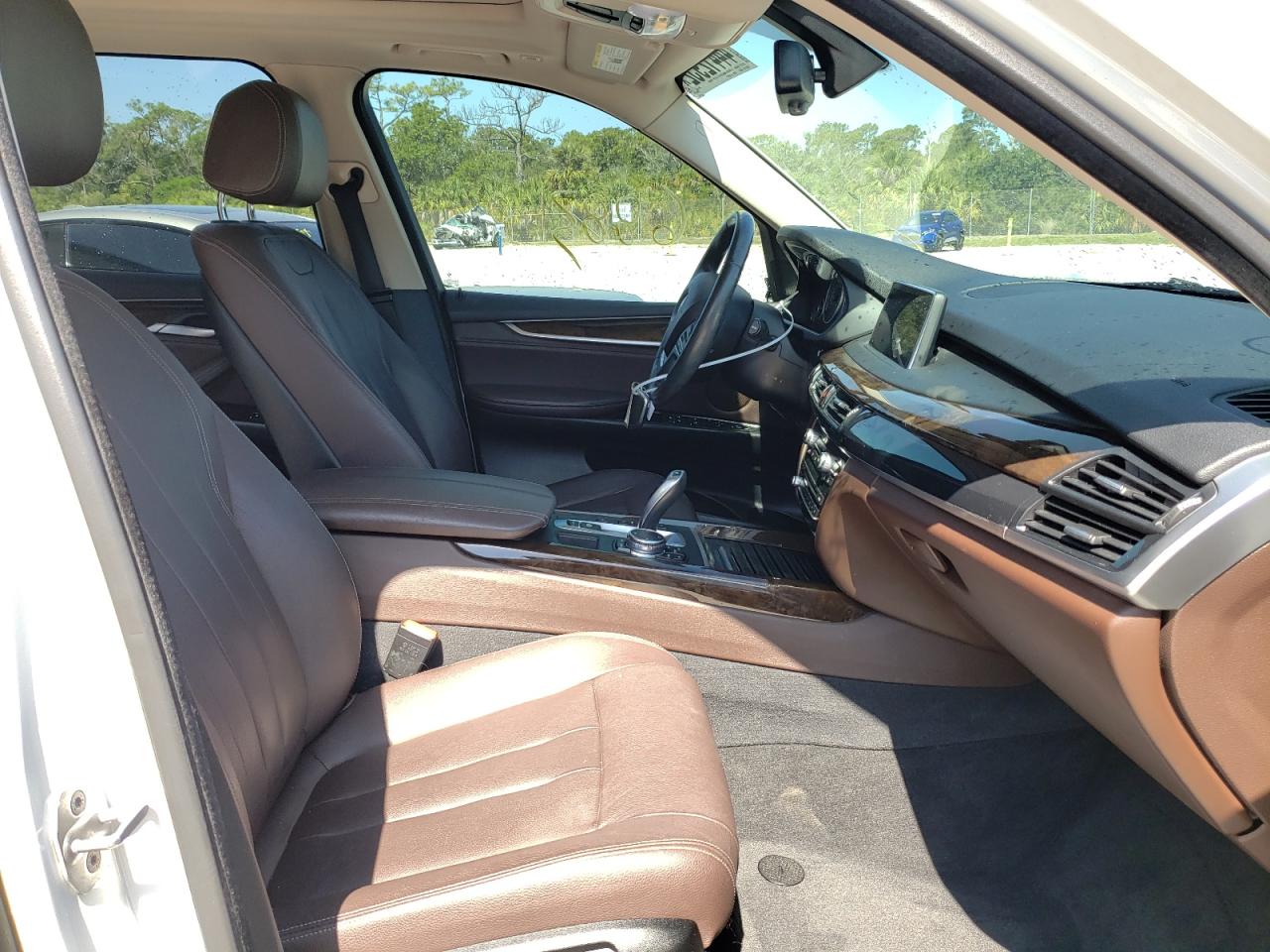 Photo 5 from auction – 2016 BMW X5 XDRIVE3 with VIN 5UXKR0C50G0U49631