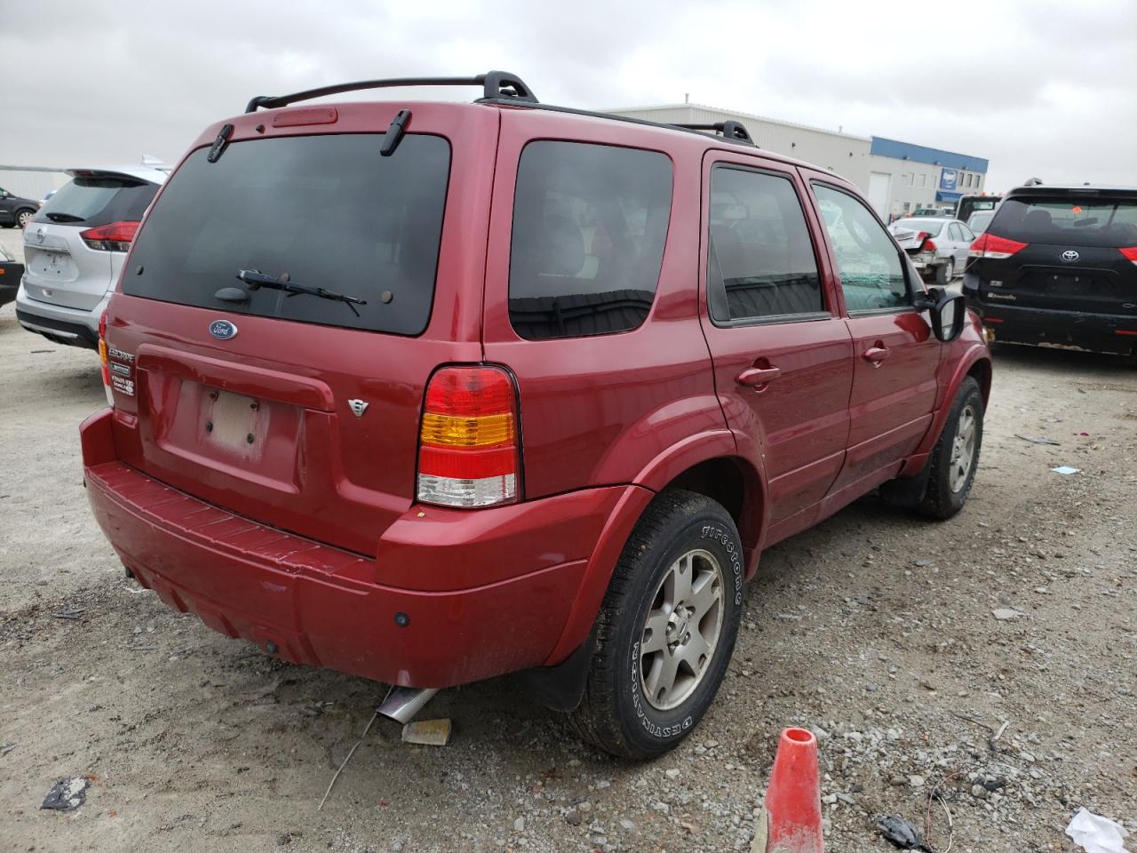 Photo 4 from auction – 2005 FORD ESCAPE LIM with VIN 1FMYU94105KC27419